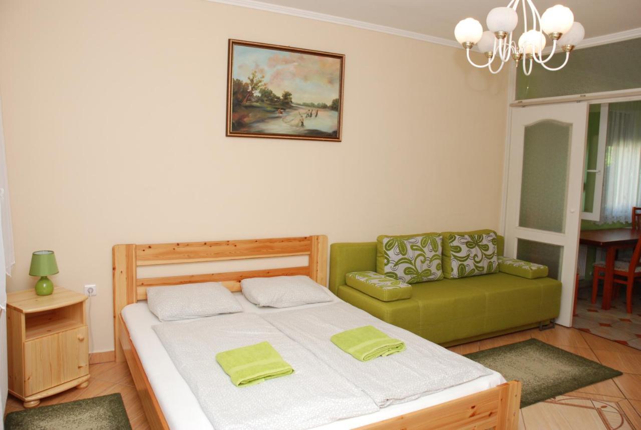 Zoeldike Vendeghaz Hotel Kaposvar Exterior photo
